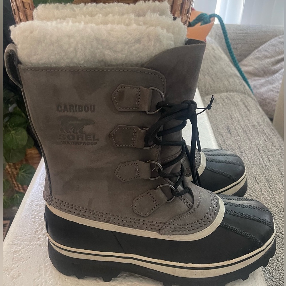 SOREL Women’s Waterproof snow boots CARIBOU in Shale-Stone